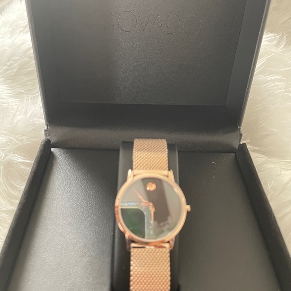 Movado Museum classic stainless steel with mother of pearl dial on rose gold main image 7